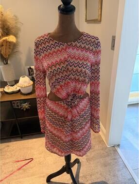 Saylor Augustine Knit Zigzag Pattern Cutout Dress sz M vacation chevron festival